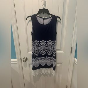 White mark diem sleeveless pattern sheath dress size small